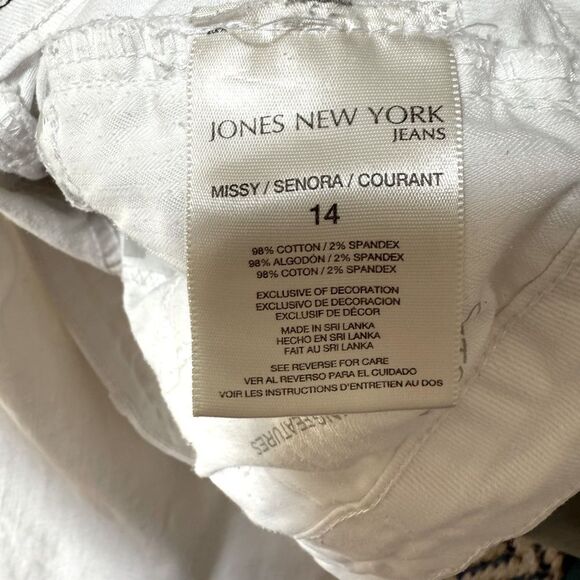Jones of New York Sutton Short white denim. Sz 14 - Picture 4 of 6